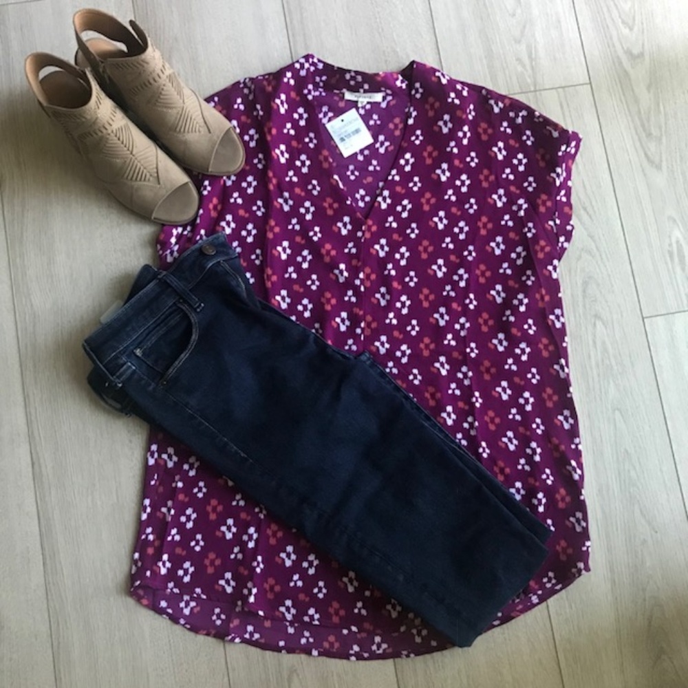 Pleione Short Sleeve Hi-Lo V-Neck Printed Blouse